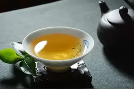 假如人连续365天每天喝茶，是养生还是伤身？为啥喝茶牙会变黄？图片