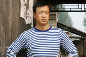 褚栓忠：娶小十几岁妻子，妻子和岳父母都支持他先给农村父母买房图片