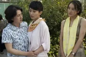 小姑子与老公总是太亲密，影响我们后老公才肯说出他家的事图片