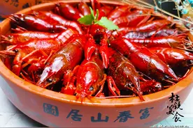小龙虾，买红虾还是青虾？选错虾肉少还压秤，知道后少花钱买好虾图片