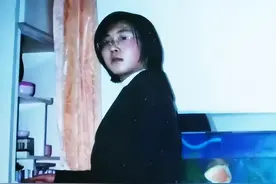 2000年一女子出国后人间蒸发，21年不回家，连双亲去世都无动于衷图片