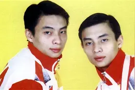 体操兄弟李小双李大双，两人头发都已斑白，结婚多年都没有孩子图片