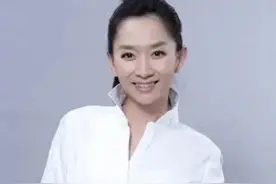 主持人王芳：回包头老家过节晒全家幸福照，家中豪宅装修很接地气图片
