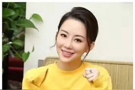 “九球天后”潘晓婷罕见穿短裙，肤白貌美大长腿，真有女人味图片