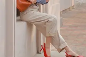 身高155以下的女生，尽量别穿这3双“鞋”！否则显矮显腿粗没商量图片
