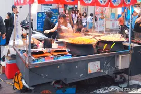 别再被韩剧忽悠了！这才是韩国真实的路边摊，网友：看到就没胃口图片