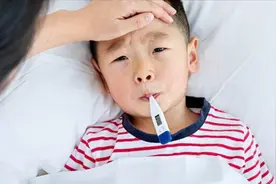 孩子高热惊厥家长莫慌，科学处理、及时送医是关键图片