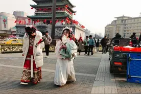 “新春战袍”火出圈 马面裙与古城西安的双向奔赴图片