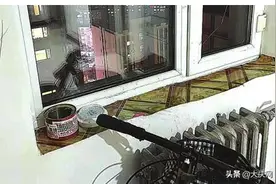 楼道变成了“吸烟室”居民被迫吸“二手烟”图片