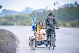 广西小伙揣二百元背着绝症女友流浪全国，六年后却过上另一种生活图片
