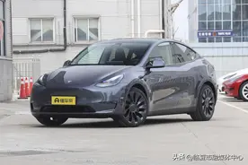 Model Y入门545km续航+6.9秒破百，不到30万购买中高端智能电车图片