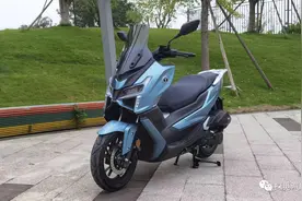 详细测评无极SR150GT︱对比豪爵UHR，车如其名图片