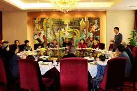 3月6号浙江一家人聚餐，喝光6瓶茅台，保姆拿走空瓶竟能换辆车图片