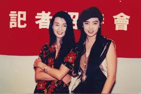 张曼玉30年前一张旧照，秒杀了半个内娱图片