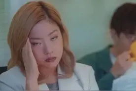 苦情大妈和小鲜肉演情侣，笑死！也太辣眼睛了图片