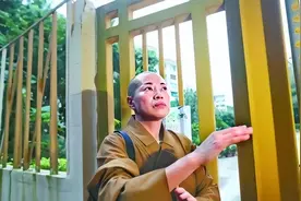 “风流尼姑”释智定：贪财好色，开豪车出入佛门，被香港女星揭发图片
