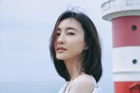 建议50+岁的女人，出门尽量化淡妆，教你7个步骤，简单易学显精致图片