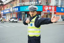 “最美公主抱”刷屏朋友圈，原来是他！图片