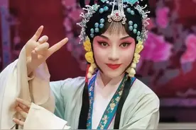 河南省豫剧院一团青年演员李娜剧照图片