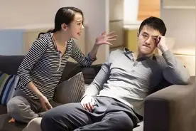 婚后丈夫强制AA，两年后急了：孩子不生饭不做，到晚上就锁卧室门图片