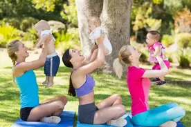 母乳喂养会导致胸下垂吗？如何改善？图片