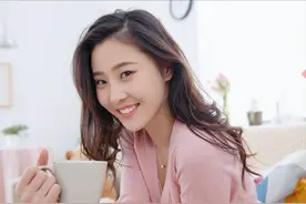 一次醉酒，我竟把男闺蜜的弟弟“撩了”图片