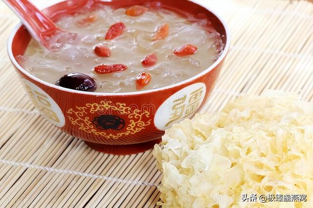 银耳汤与燕窝的营养区别 2026年银耳汤与燕窝的营养区别是什么