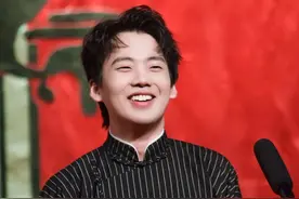 郭德纲的教育有多窒息？碾其傲骨碎其自尊，郭麒麟卑微到尘土里图片