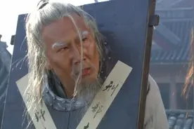 听闻自己被灭三族，77岁李善长拿出免死金牌，朱元璋：看背后的字图片
