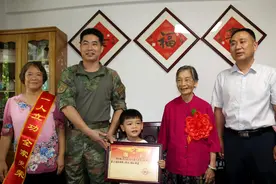 立功喜报送上门 尊崇荣光暖人心——肇庆市端州区军地联合开展立功送喜报活动图片