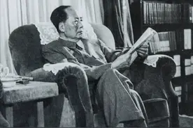 1949年傅作义起义投诚，警卫团却“兵变”欲袭毛主席，为何？图片