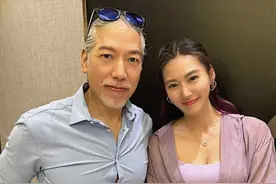 张耀扬与富婆私下聚会照曝光！壮到衣服快撑开，女方大赞其好有型图片