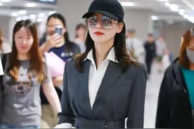 刘诗诗也有不温柔的时候，穿黑色风衣又飒又酷，大女人气场拿捏了图片