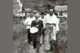 既是恩师也是亲人！他冒死珍藏毛泽东《祭母文》，被主席4次接见图片