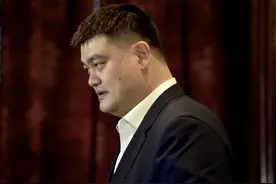 CBA3消息：姚明换届去向出炉，杜锋栽培赵睿替身，杨鸣点名郭艾伦图片