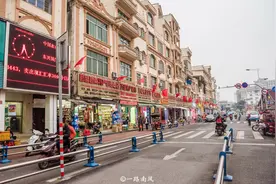 中越交界有座东兴市，虽然在广西，但当地人却讲粤语，旅游热度高图片