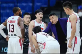 杜锋不管广东，马布里将洗白！以暴制暴上腿也没事，广东口碑崩塌图片