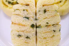鸡胸肉这样做应该没人不爱吃吧，全程无一滴油，又香又松软，安排图片