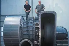 世界最大柴油发动机，10万匹马力5层楼高，用在什么交通工具上？图片