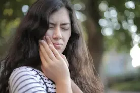 女人50岁左右，浑身哪哪都疼，是得了大病？医生告诉你真相图片