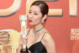 陈自瑶加入TVB17年首夺女配，王浩信罕见公开祝贺，夫妻感情回温图片