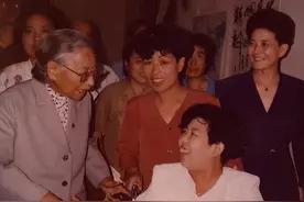 30年感怀，永世的激励——深切怀念敬爱的民进创始人雷洁琼图片