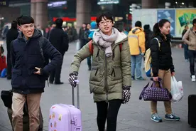 过年回农村，是装穷还是炫富，看你如何装图片