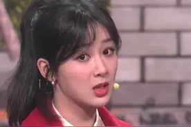 春晚众星妆容：赵丽颖红唇端庄，宋轶眼影闪烁，杨紫发福明显图片