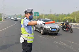 交警提醒：后备箱不要再放以下3样东西了，不少司机都吃亏了图片