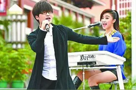 “玖月奇迹”成遗憾！离婚4年后，38岁王小玮因小腹隆起被指怀孕图片