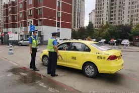 青岛西海岸新区：向黑驾校“亮剑”图片