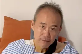 73岁王石受伤住院，才懂田朴珺为何嫁大30岁地产大亨，毫无怨言图片