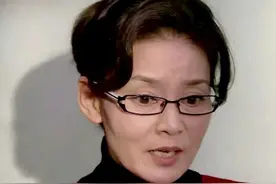 卖房180万给儿买房，退休金贴补家用带孙子五年，儿媳让她妈来住图片