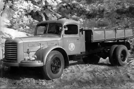 黄河JN-150原型车——捷克斯洛伐克Škoda-706系列载重汽车图片